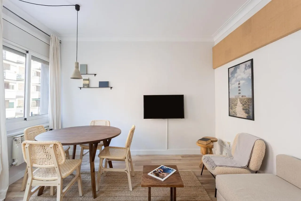 Stylish 3 Bedroom Apartment Barcelona