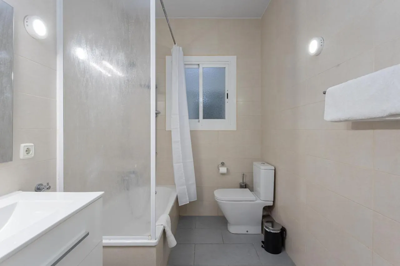 Stylish 3 Bedroom Apartment Barcelona