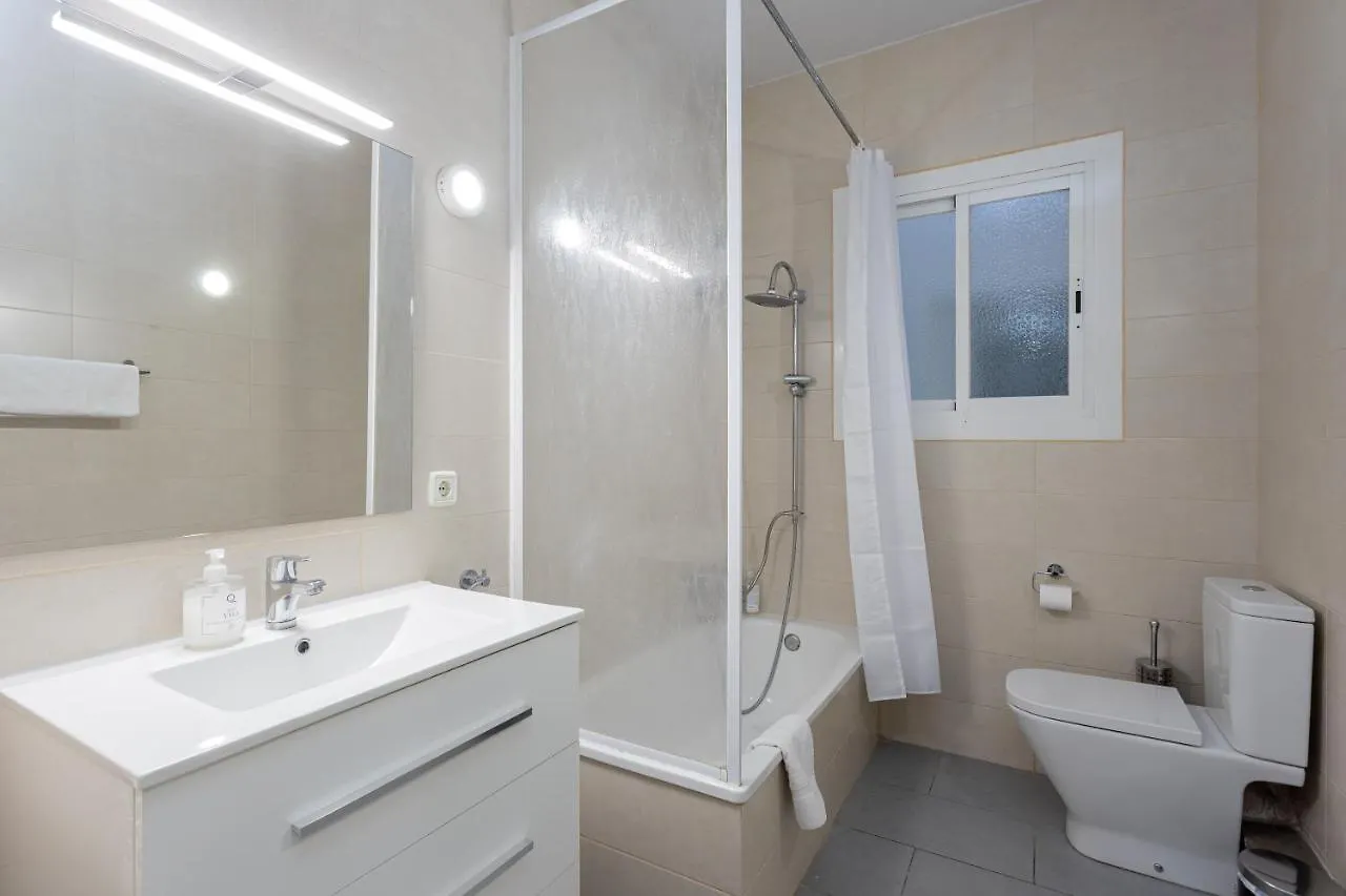 Stylish 3 Bedroom Apartment Barcelona