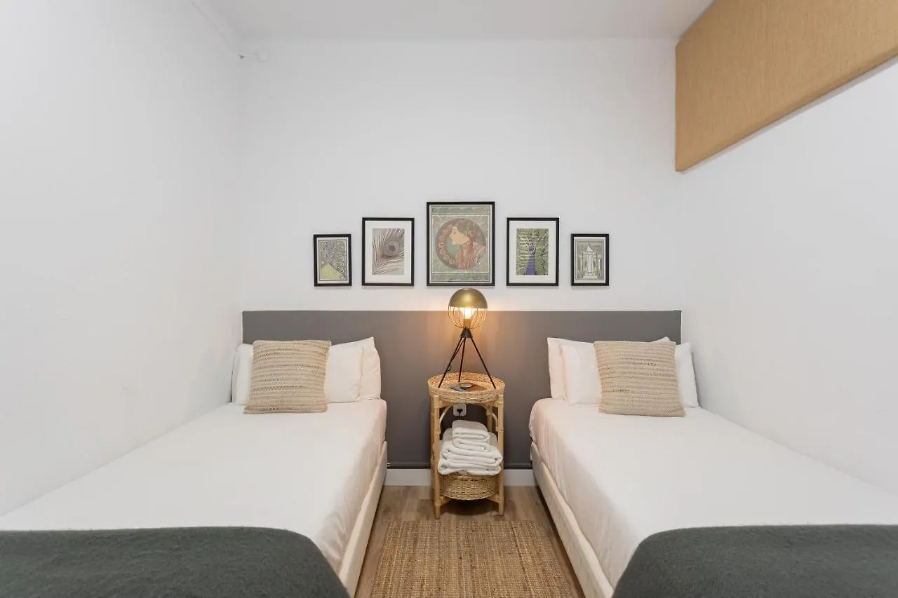Stylish 3 Bedroom Apartment Barcelona