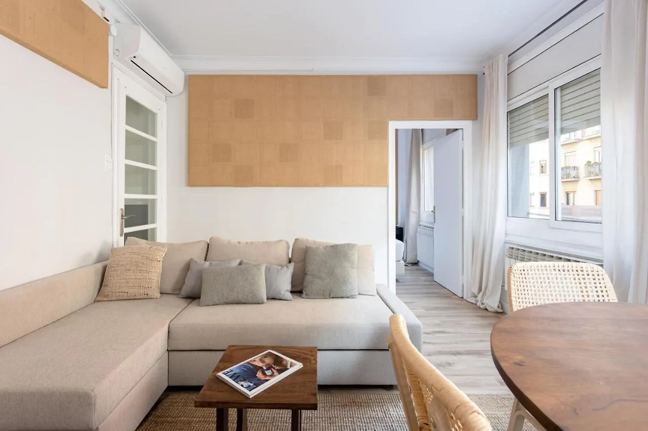 Stylish 3 Bedroom Apartment Barcelona Spain