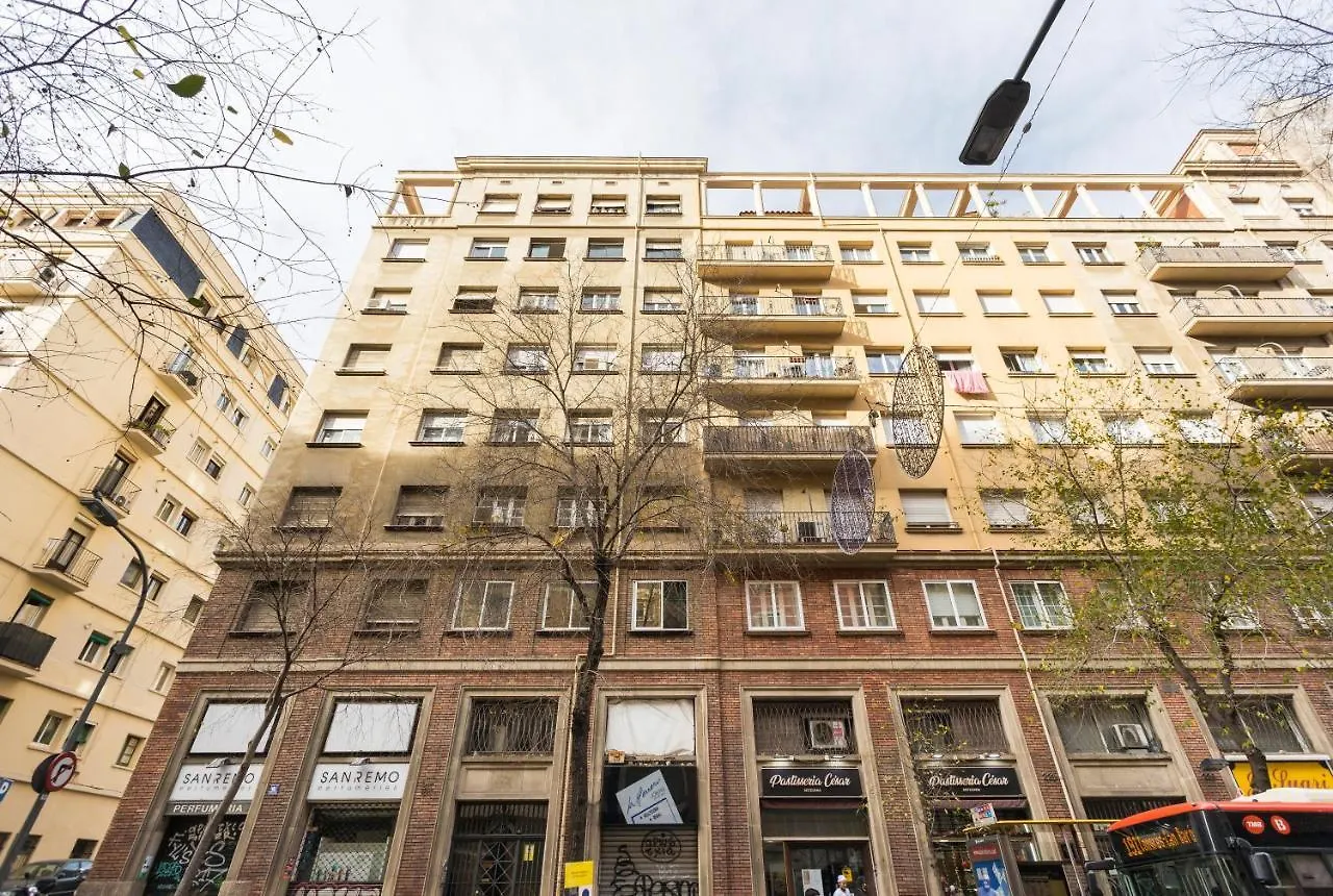 Stylish 3 Bedroom Apartment Barcelona