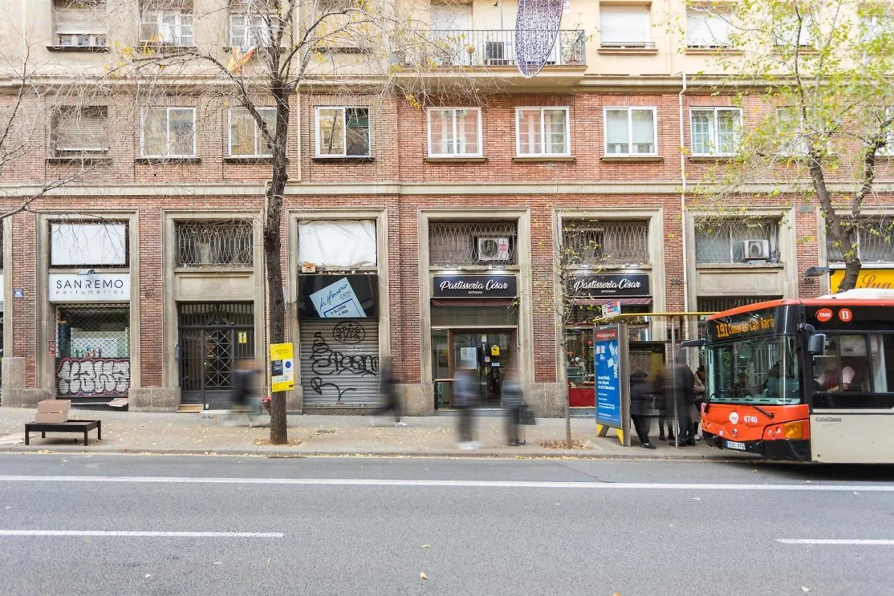 Stylish 3 Bedroom Apartment Barcelona