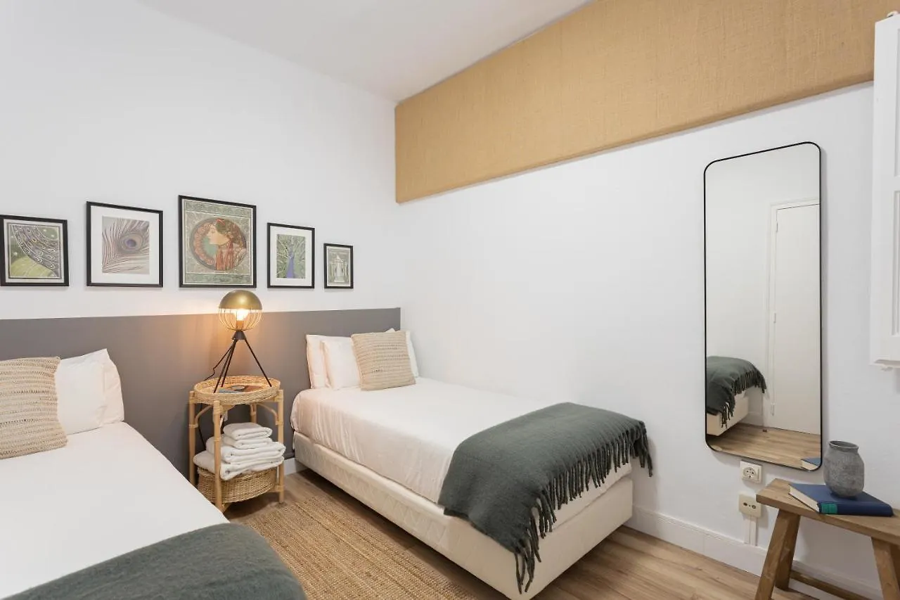 Stylish 3 Bedroom Apartment Barcelona Spain