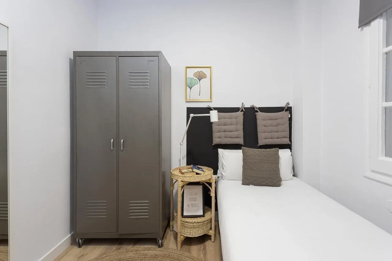 Stylish 3 Bedroom Apartment Barcelona
