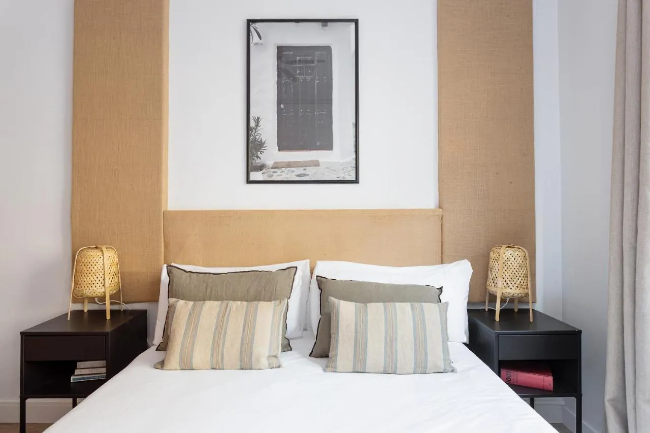 Stylish 3 Bedroom Apartment Barcelona