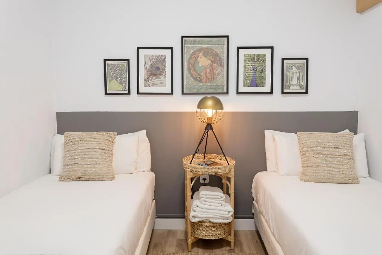 Stylish 3 Bedroom Apartment Barcelona